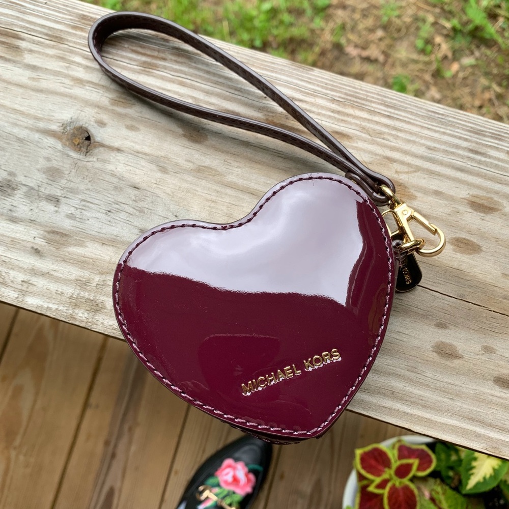 Michael Kors Sm Heart pouch